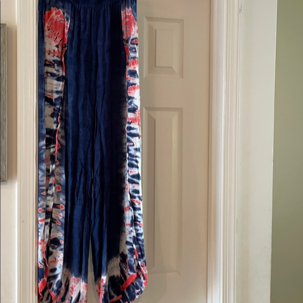 Chic flirty pants!